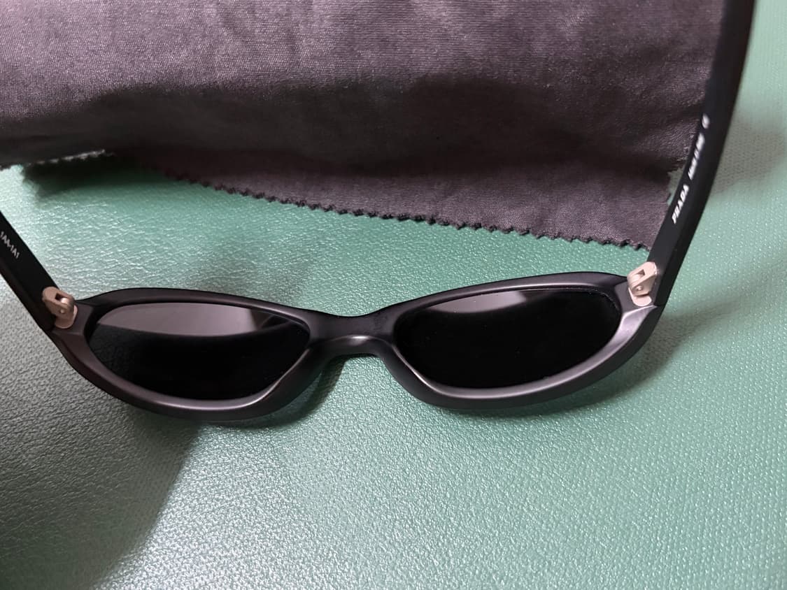 Prada 90s Sunglasses 상품이미지3