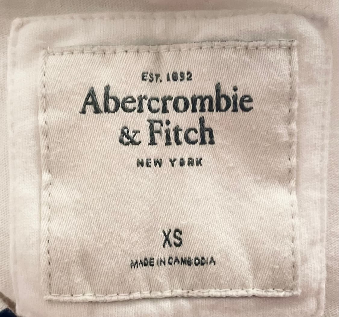 아베크롬비 앤 피치 브이넥 로고 티셔츠 xs 상품이미지2