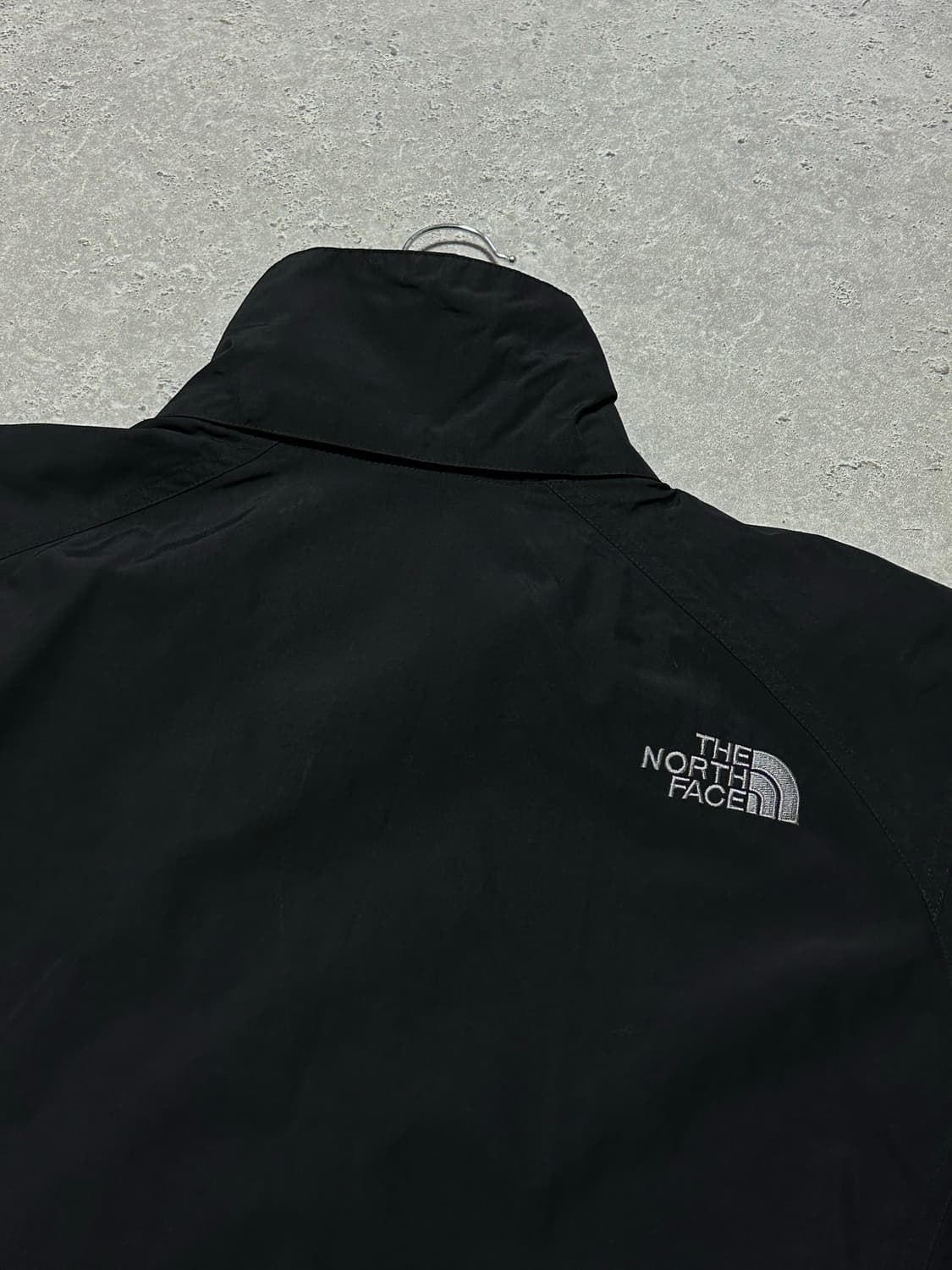 노스페이스 그레이로고 하이벤트 블랙 바람막이 상품이미지5