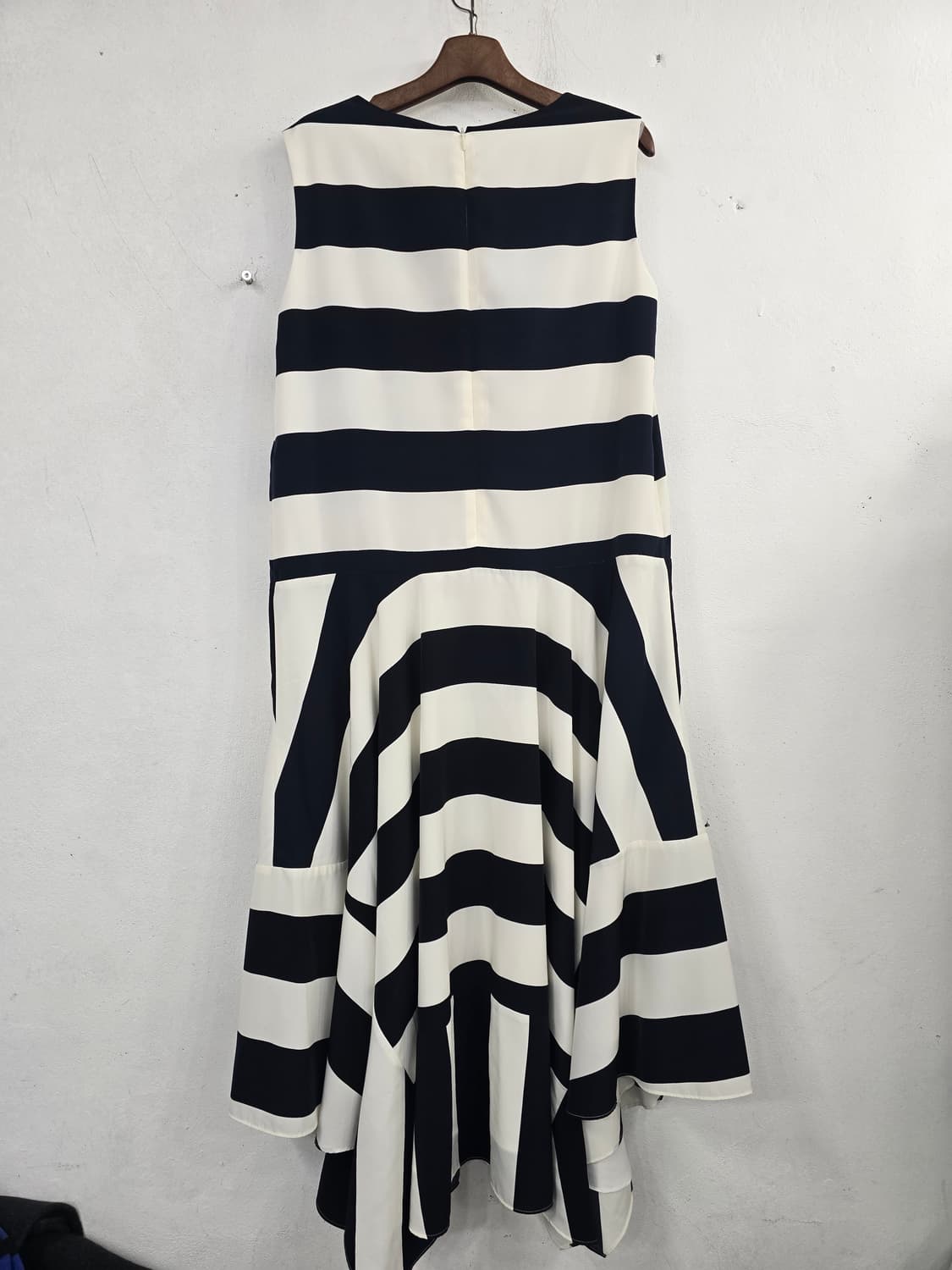 (새상품)오즈세컨(O'2nd)단가라 비대칭 민소매 원피스(66) 상품이미지2