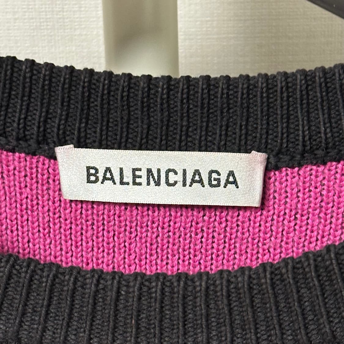 [오버핏 XS] 발렌시아가 멀티로고 울 오버 니트 블랙 상품이미지3