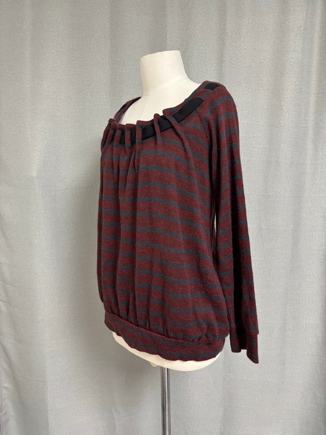 버건디 스트라이프 U넥 트리밍 풀오버 상품이미지6