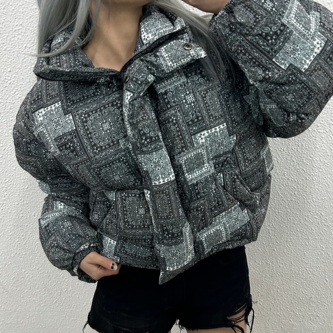 스펠에디트 반다나 패턴 패딩 상품이미지1