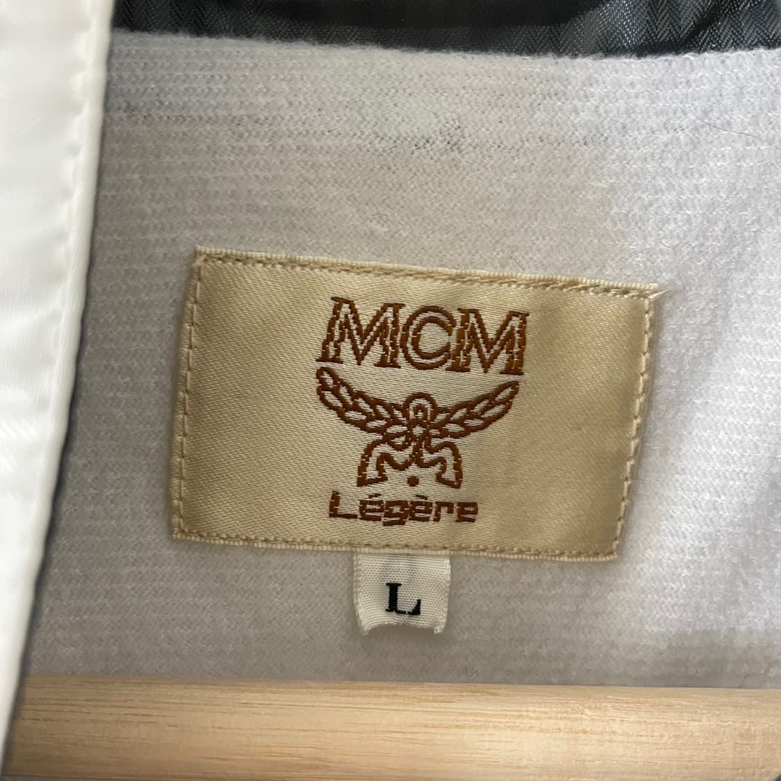 MCM 화이트 빅로고 윈드자켓 상품이미지8