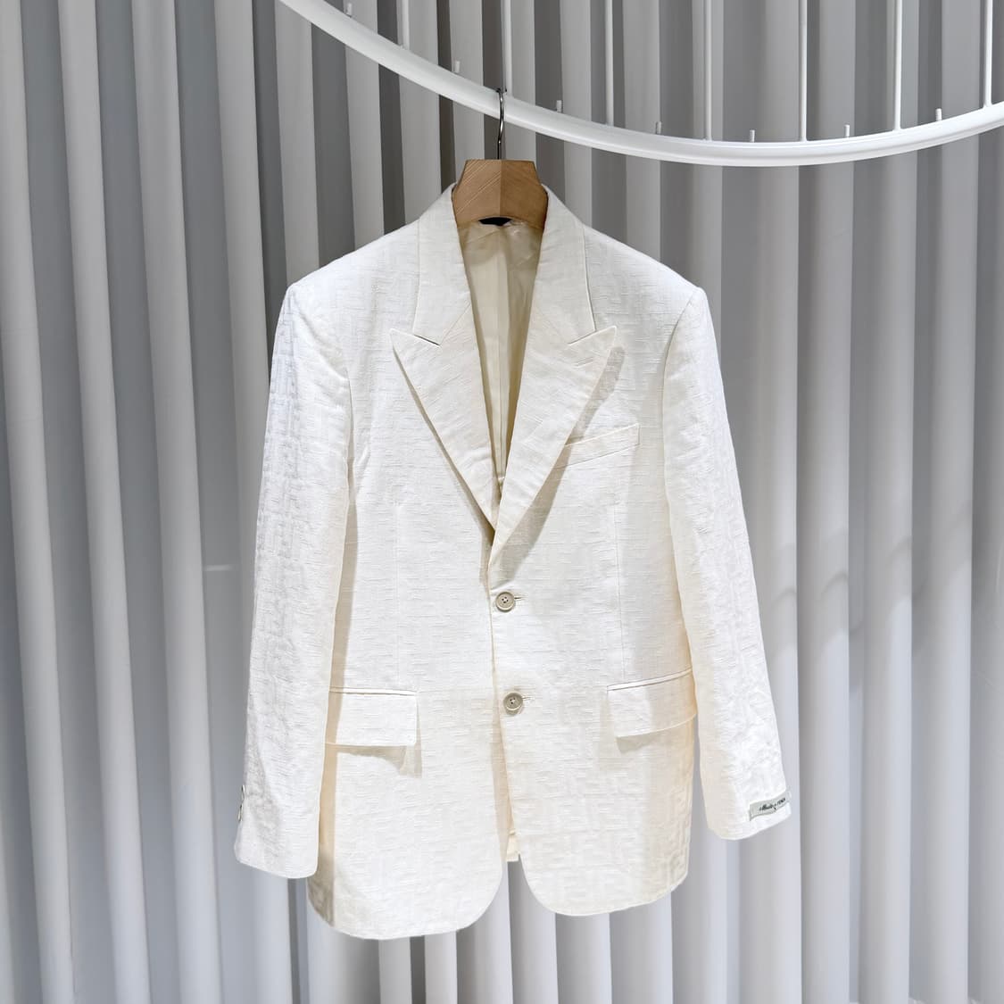 52 / 펜디 FF 모노그램 화이트 블레이저 자켓 / 택 달림 상품이미지3