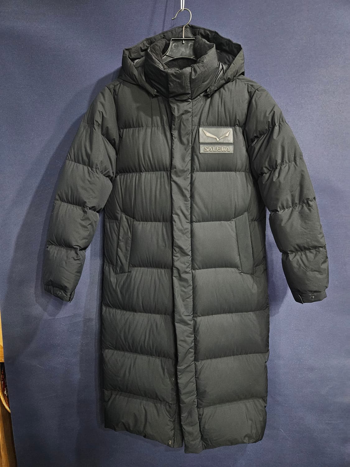 살레와 블랙컬러 남성 90 구스다운 롱패딩  상품이미지1