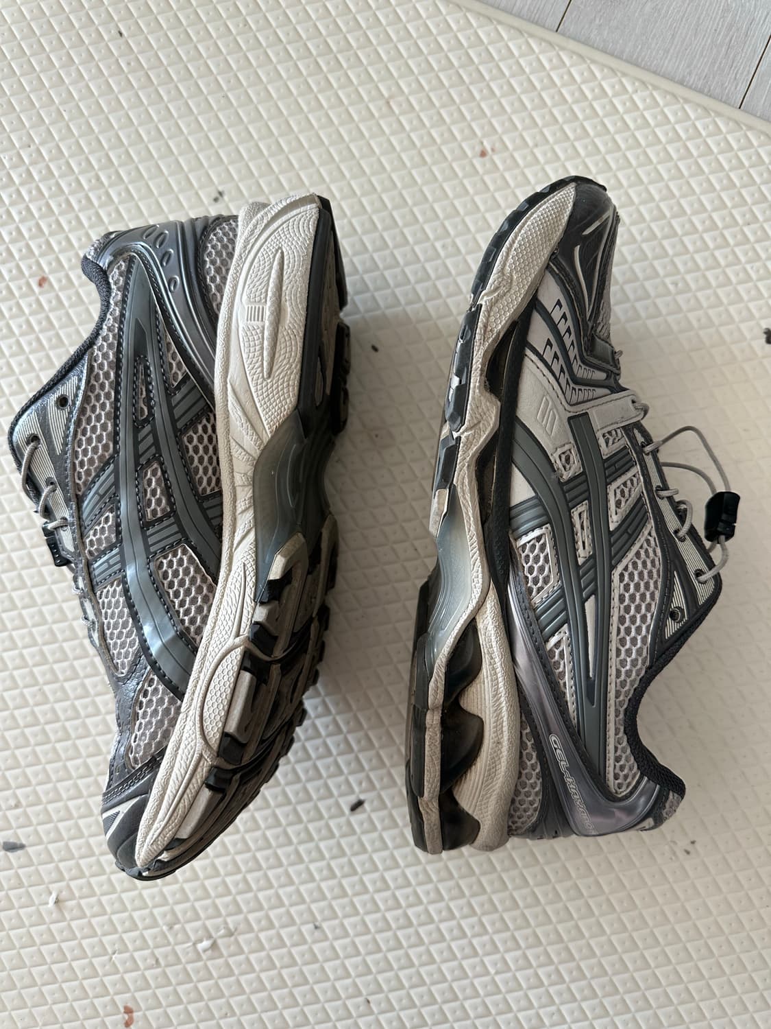 아식스 언리미티드 젤 카야노 14 오이스터 그레이 240 상품이미지3