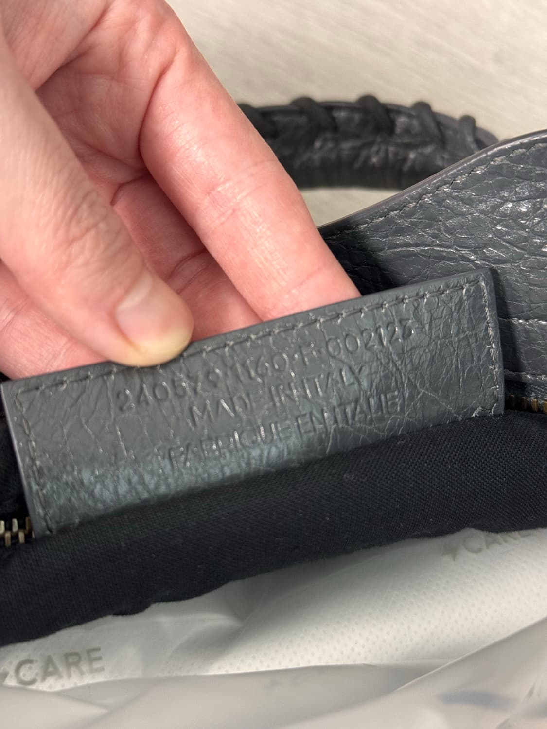 발렌시아가 모터백 퍼스트 다크그레이 s사이즈 상태 A+ 상품이미지10