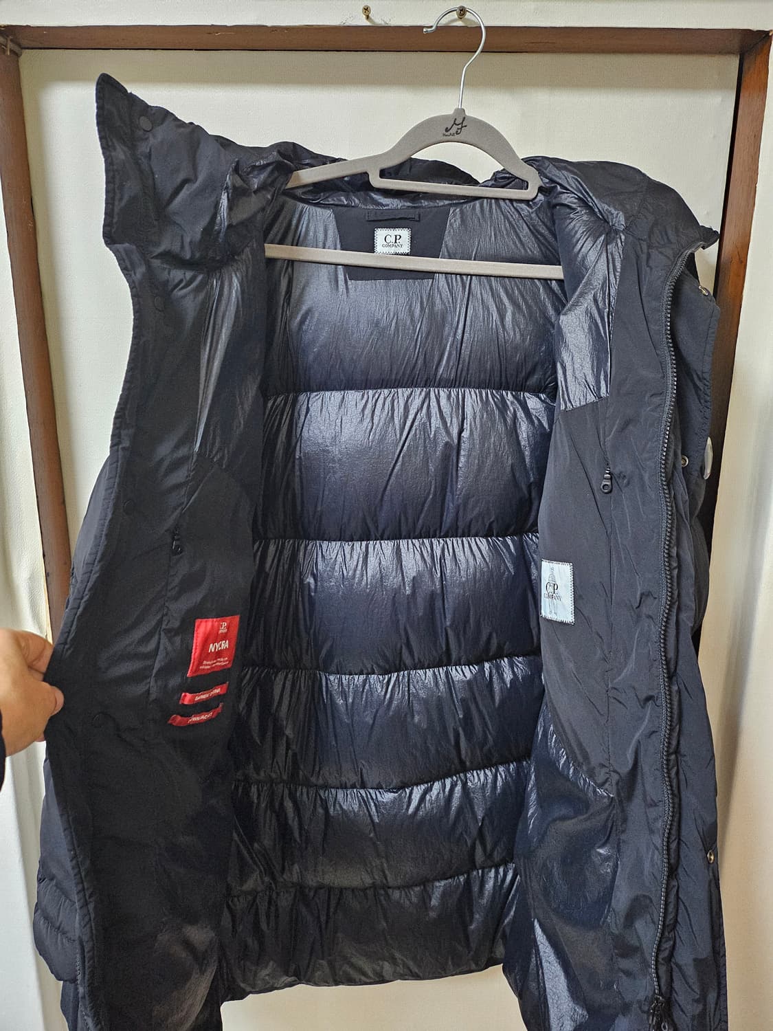 CP컴퍼니 23fw 롱패딩 블랙 상품이미지3