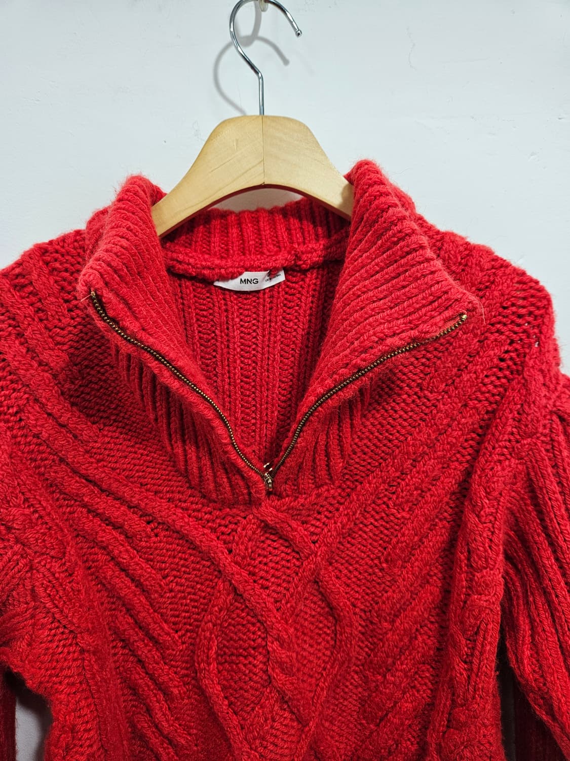 망고(MNG  Mango) 빨간색 케이블 니트 S 상품이미지2