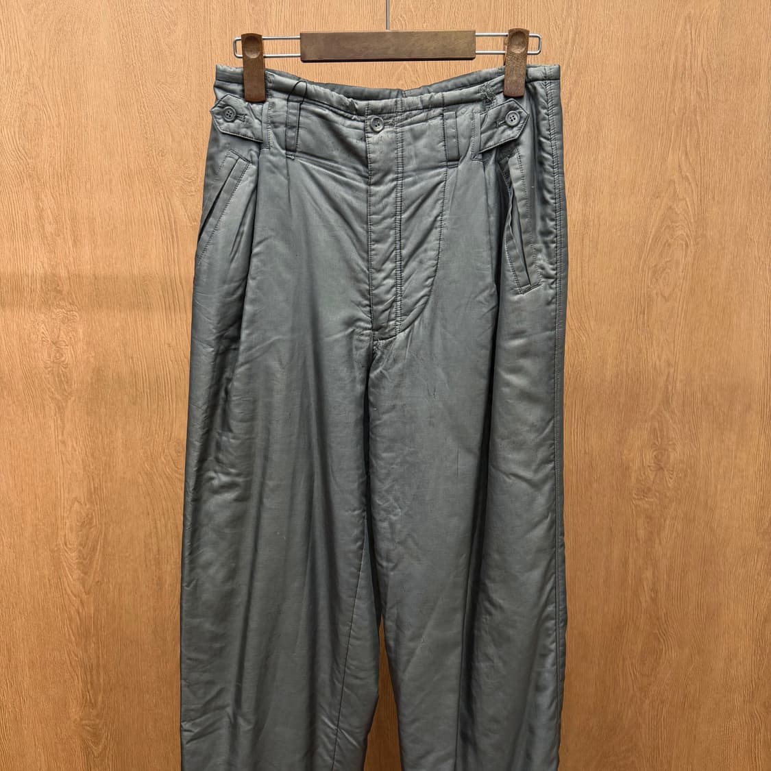 이세이미야케 맨 패딩 팬츠 핀턱 디테일 스트레이트핏 그레이 상품이미지4