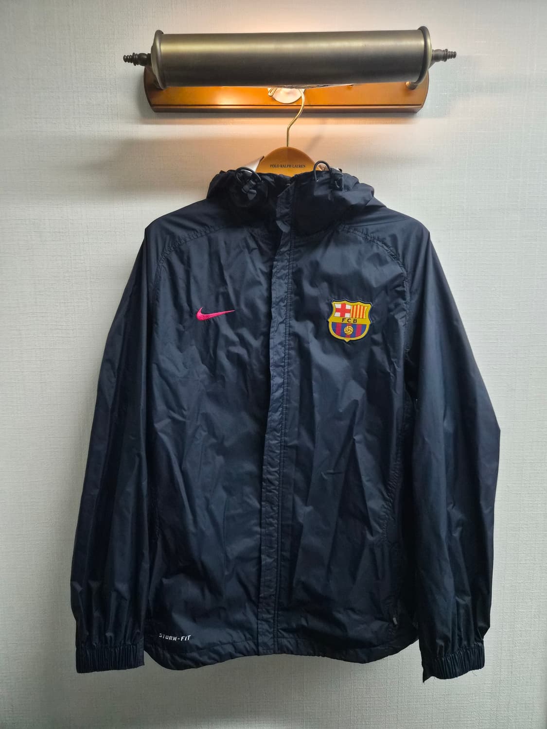 L/100) 나이키 FC 바르셀로나 바람막이 팝니다 상품이미지1