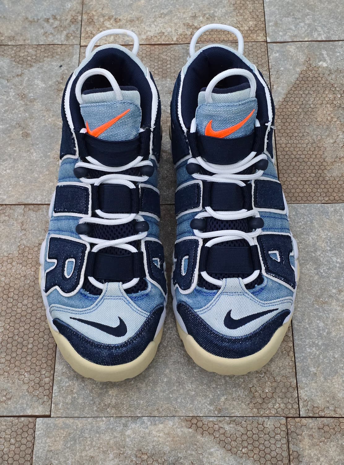 (260)나이키 에어 모어 업템포 96 데님 상품이미지2