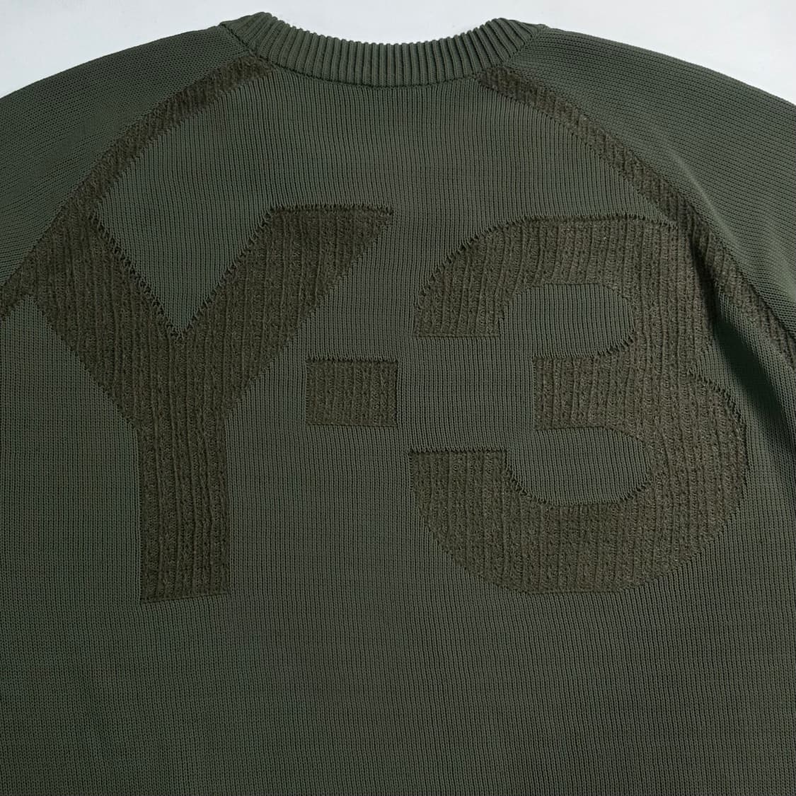 Y-3 로고 카키 크루넥 니트 상품이미지5