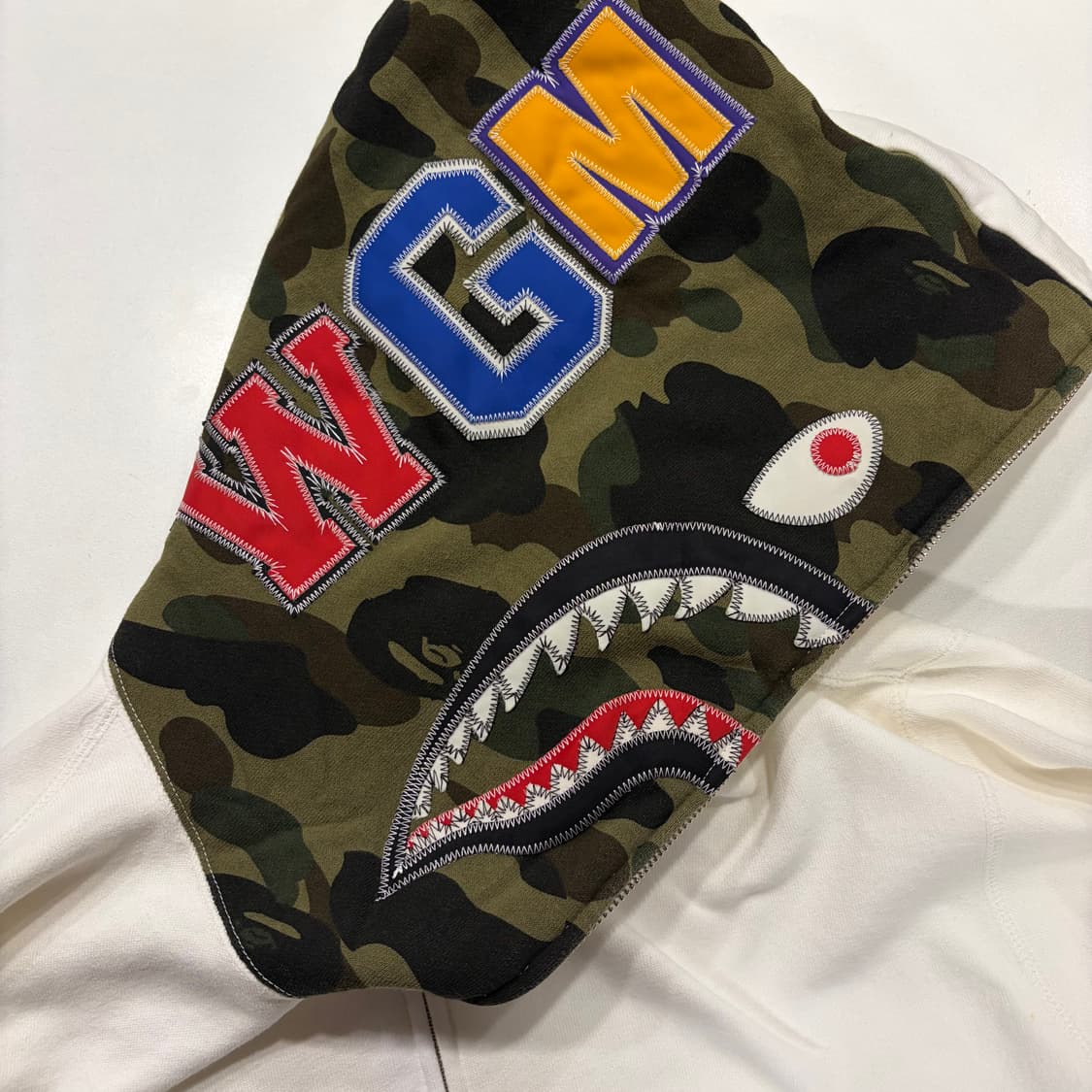 [XL] 베이프 샤크 후드 스티치 집업 카모 화이트 B776 상품이미지3