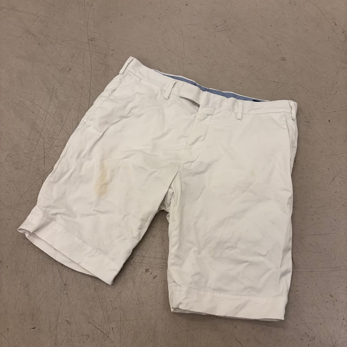 폴로 랄프로렌 화이트 슬림핏 하프 팬츠 상품이미지1