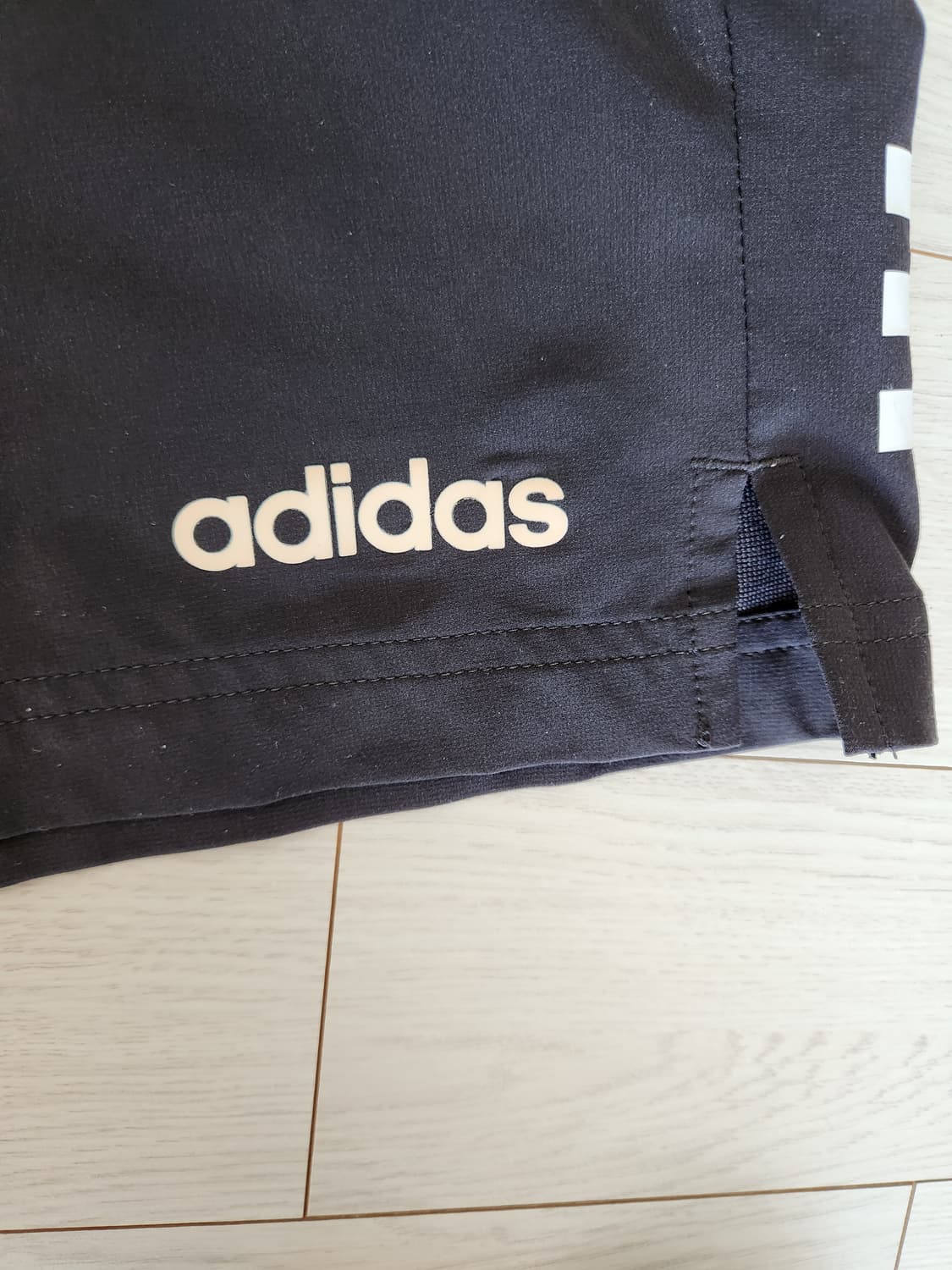 아디다스 숏팬츠 러닝 반바지 m fac short 사이즈M

오염 하자없 상품이미지5