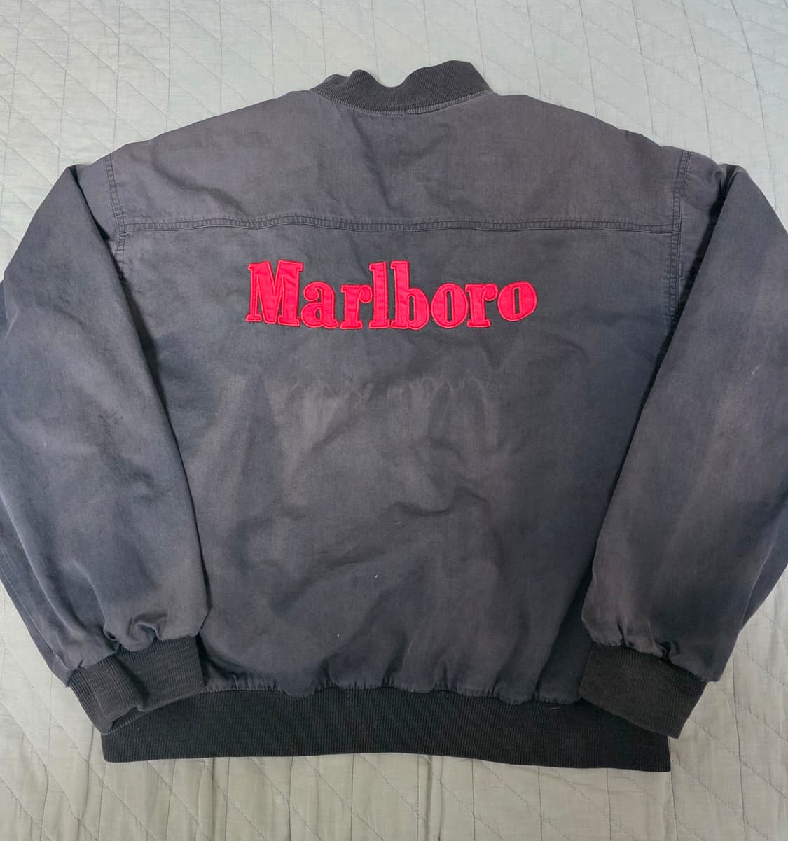 [L] 90s 빈티지 말보로 리버시블 봄버 자켓 블랙/레드 썬페이드 상품이미지1