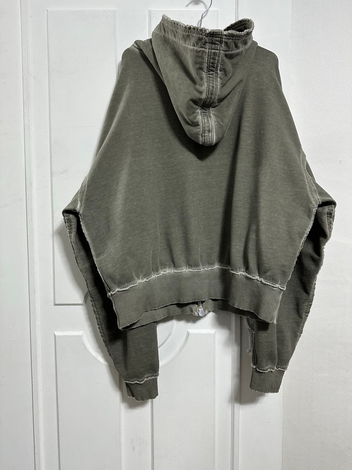 샤인럭셔리 GOLOPE 아머 후드집업 상품이미지2