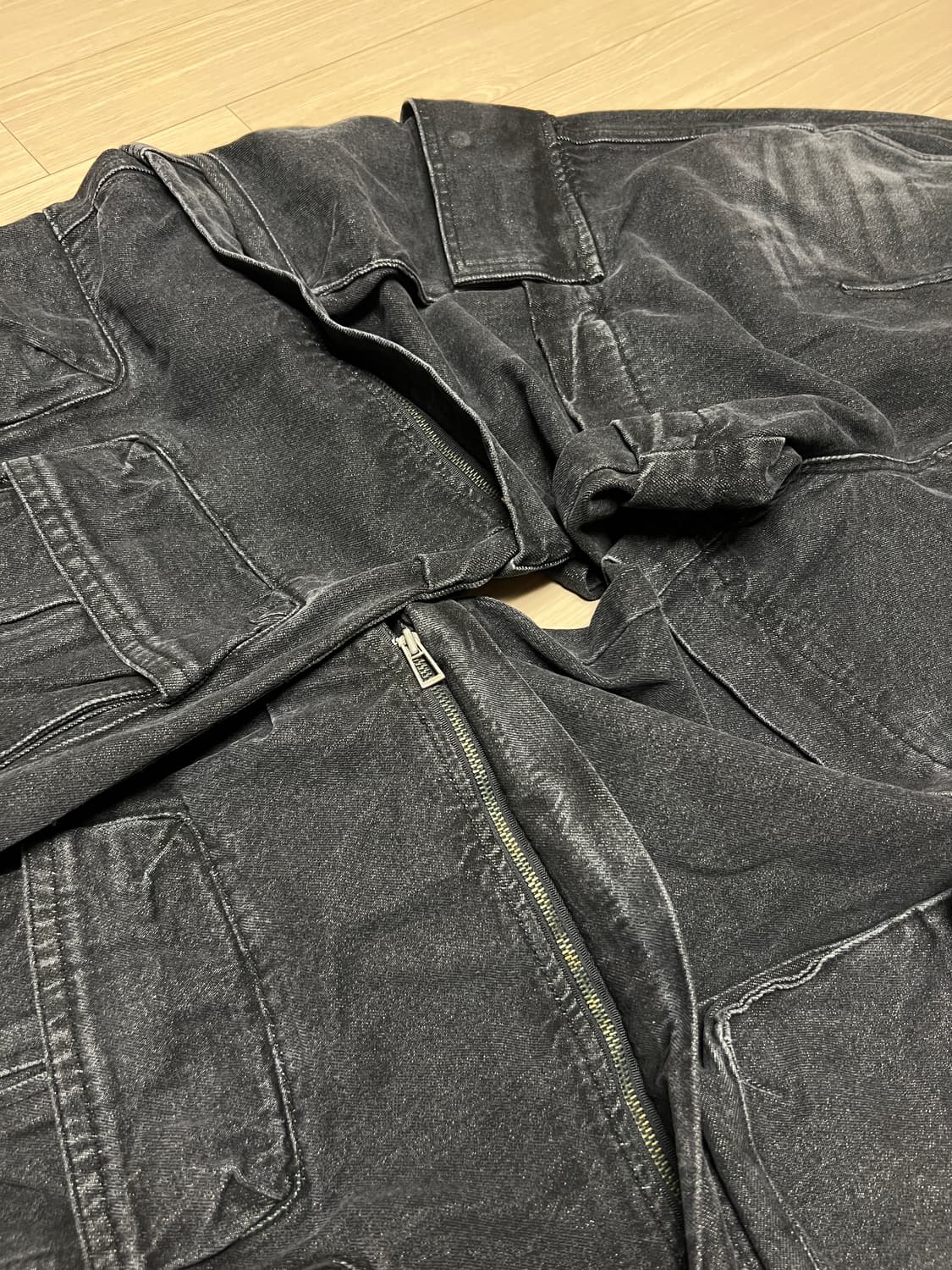 송지오 옴므 블랙 카고 데님 팬츠 상품이미지3