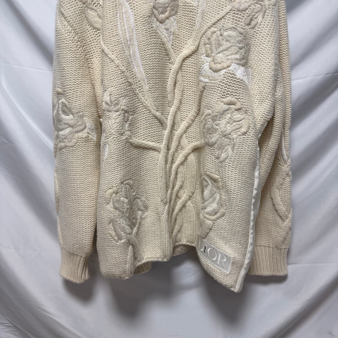 [S+급/L] 디올 플라워 자수 니트 스웨터 아이보리 상품이미지3
