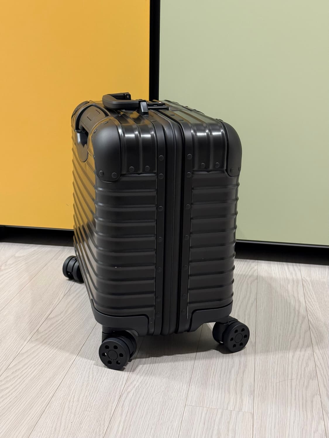 리모와 오리지널 블랙 컴팩트 상품이미지8