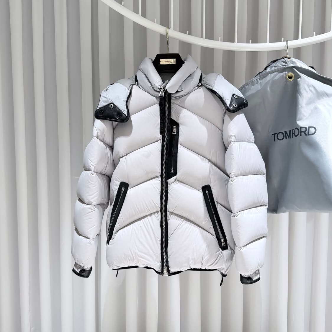 (A+/48) / 톰포드 퀄팅 나일론 다운 패딩 자켓 화이트 상품이미지1