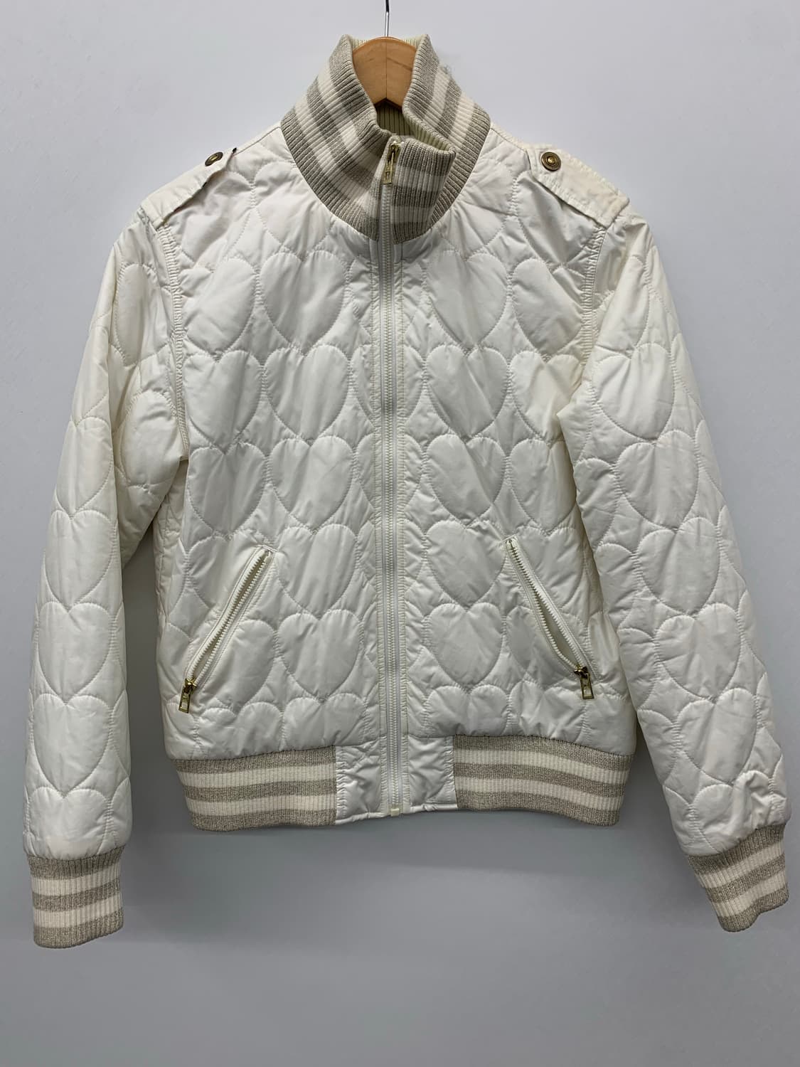 아디다스 하트 패턴 다운 자켓 상품이미지5