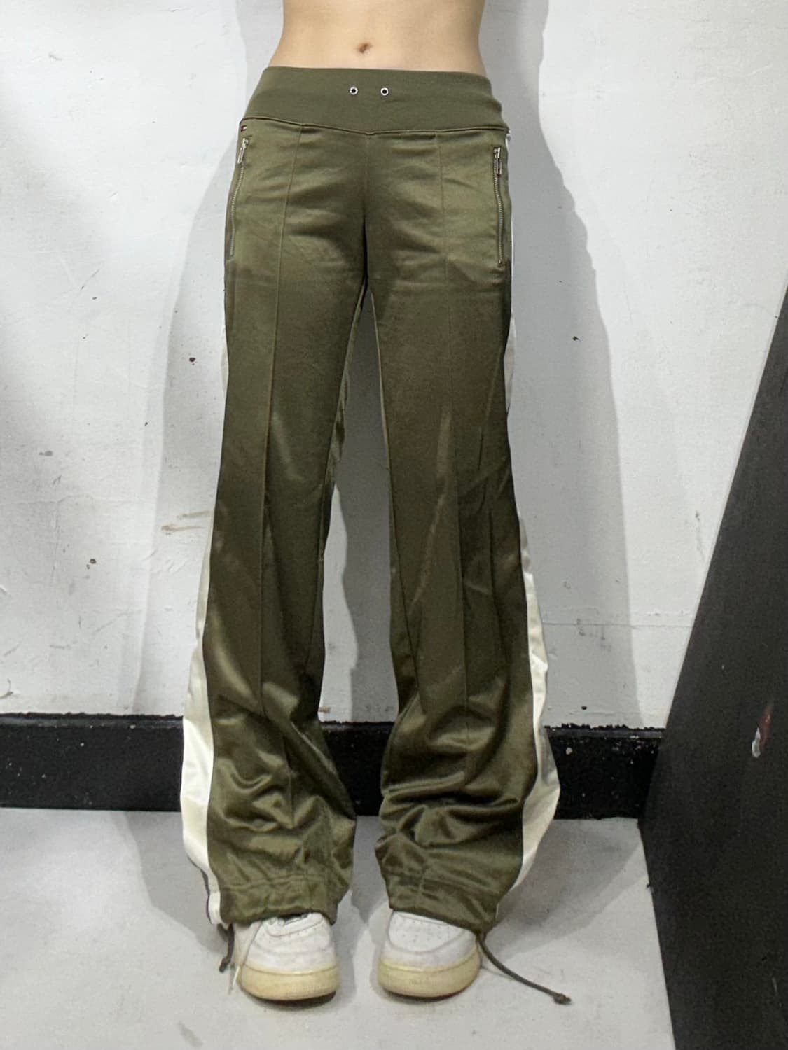 타미 힐피거 대대장 부츠컷 카키 사이드 라인 추리닝 바지 트레이닝 팬츠 상품이미지2