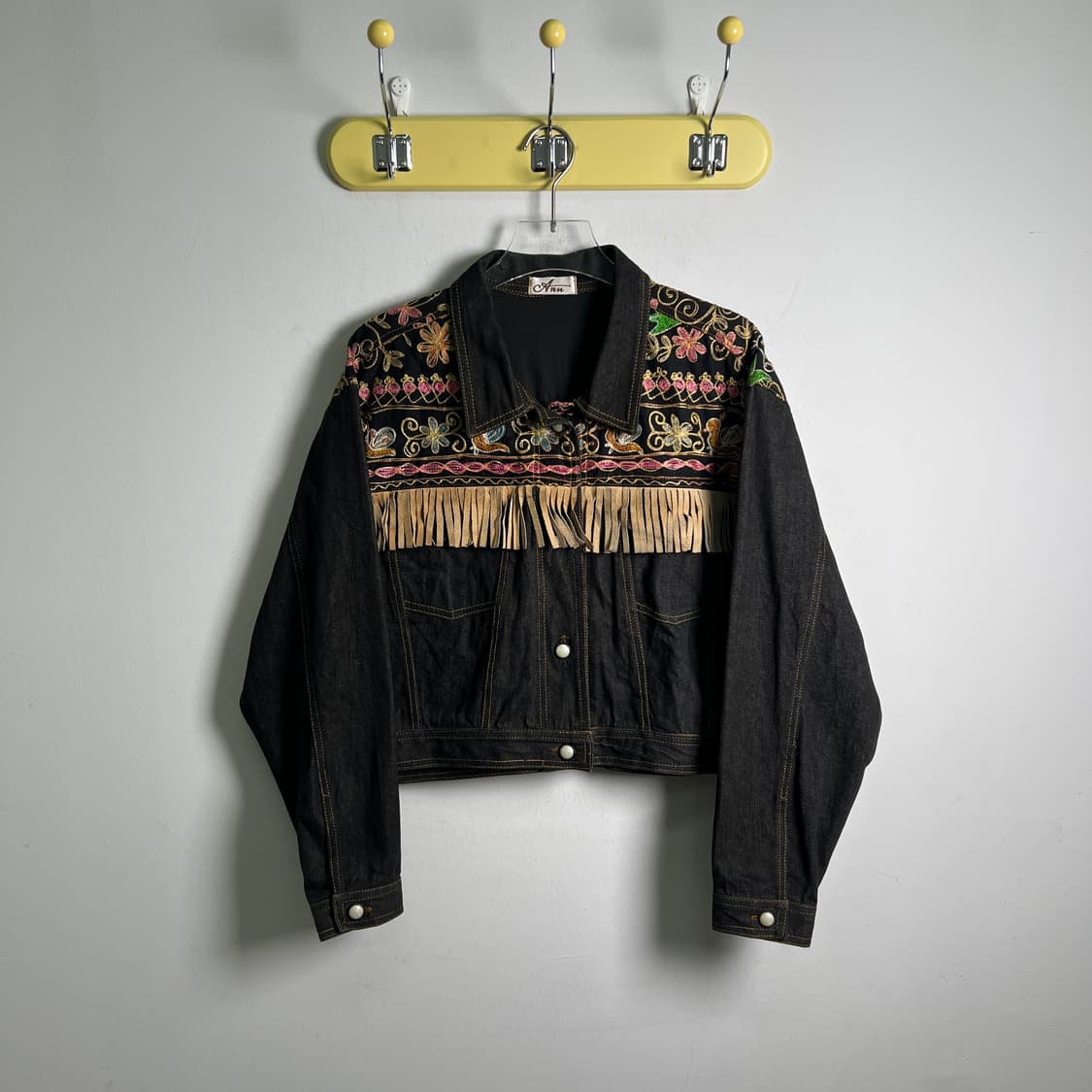 Ann 빈티지 프린지 자수 흑청 데님 크롭 자켓  상품이미지1
