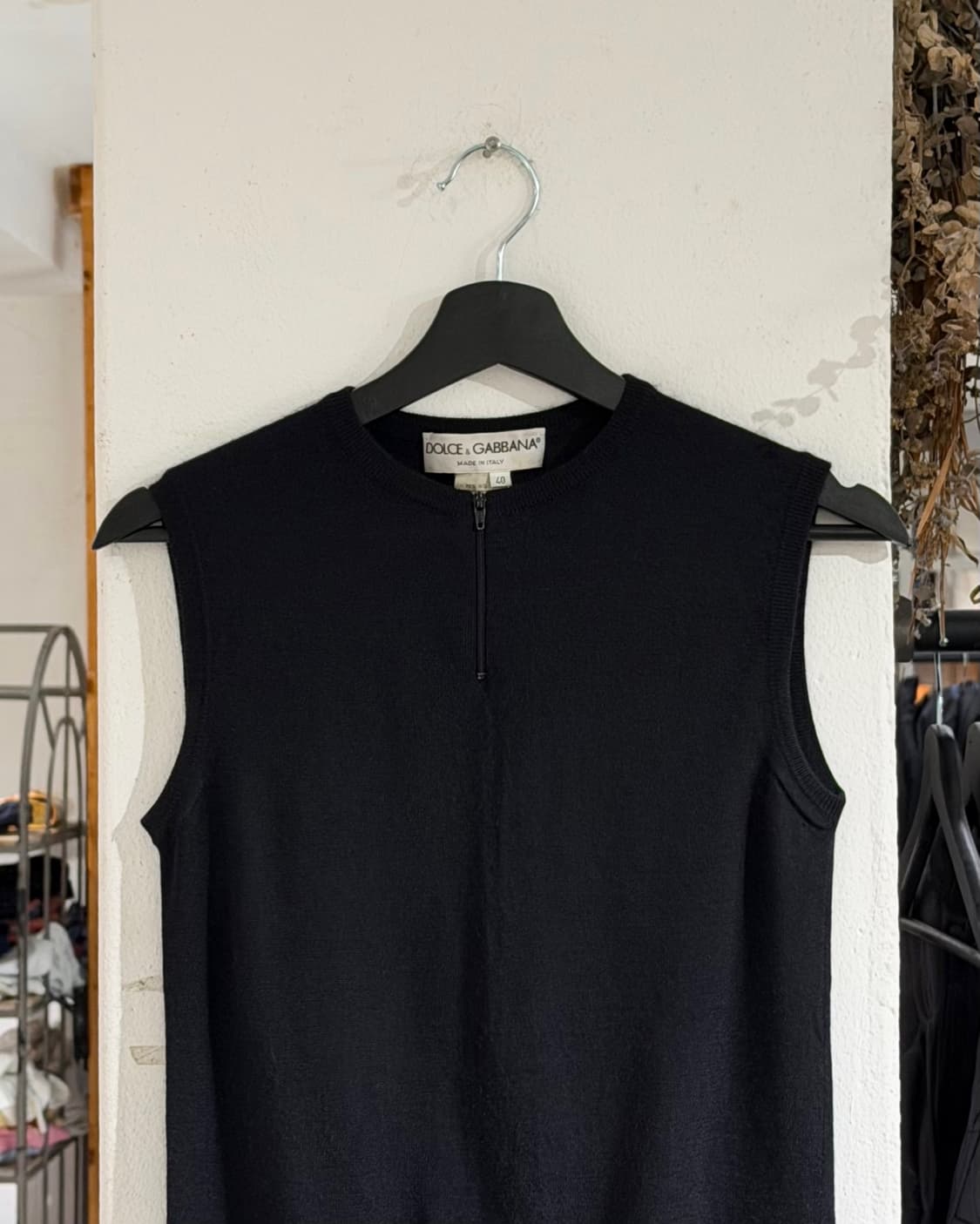 돌체앤가바나 블랙 하프집 넥라인 니트 슬리브리스 상품이미지4