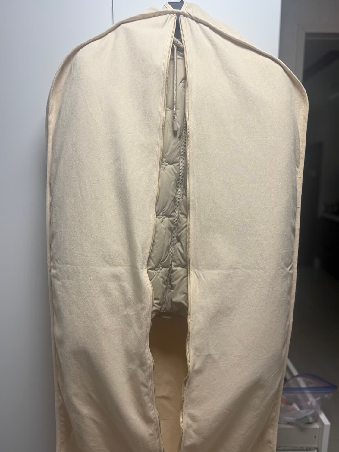 루이비통 모노그램 베이지 패딩자켓 24FW 상품이미지4