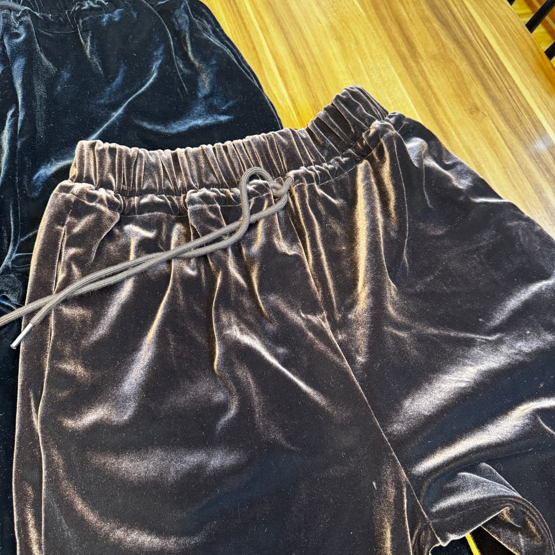 여성 벨벳 조거팬츠 블랙 / 브라운 (허리밴딩 55-77 ) 상품이미지3