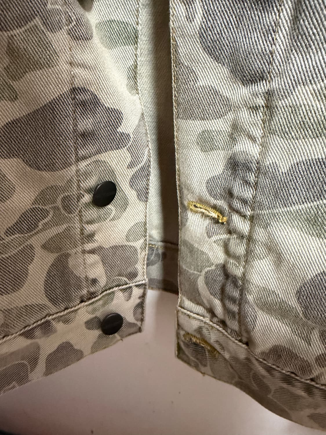 칼하트 WIP 덕 헬스턴 자켓 카모 덕 블랙 블리치드 상품이미지6