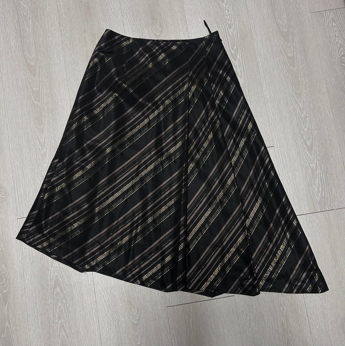 Le Lionceau 언발 미디 스커트 상품이미지1