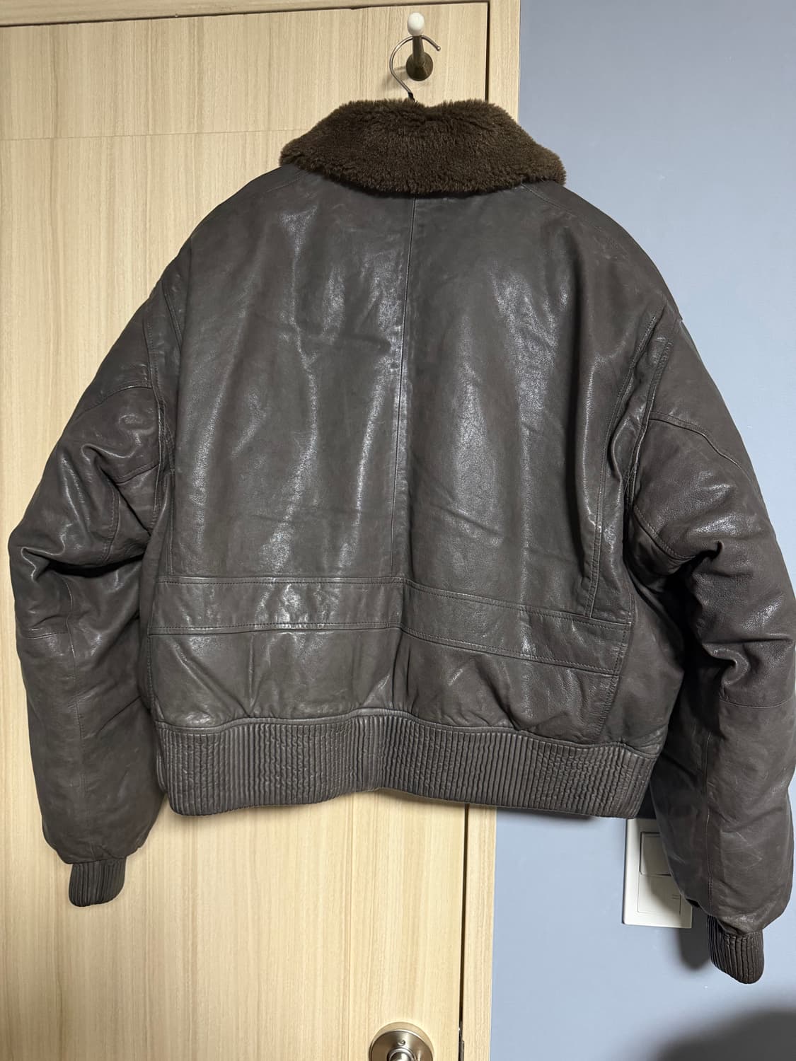 [M] 빔즈 와이드 숏핏 G-1 양가죽 다운 자켓 상품이미지8