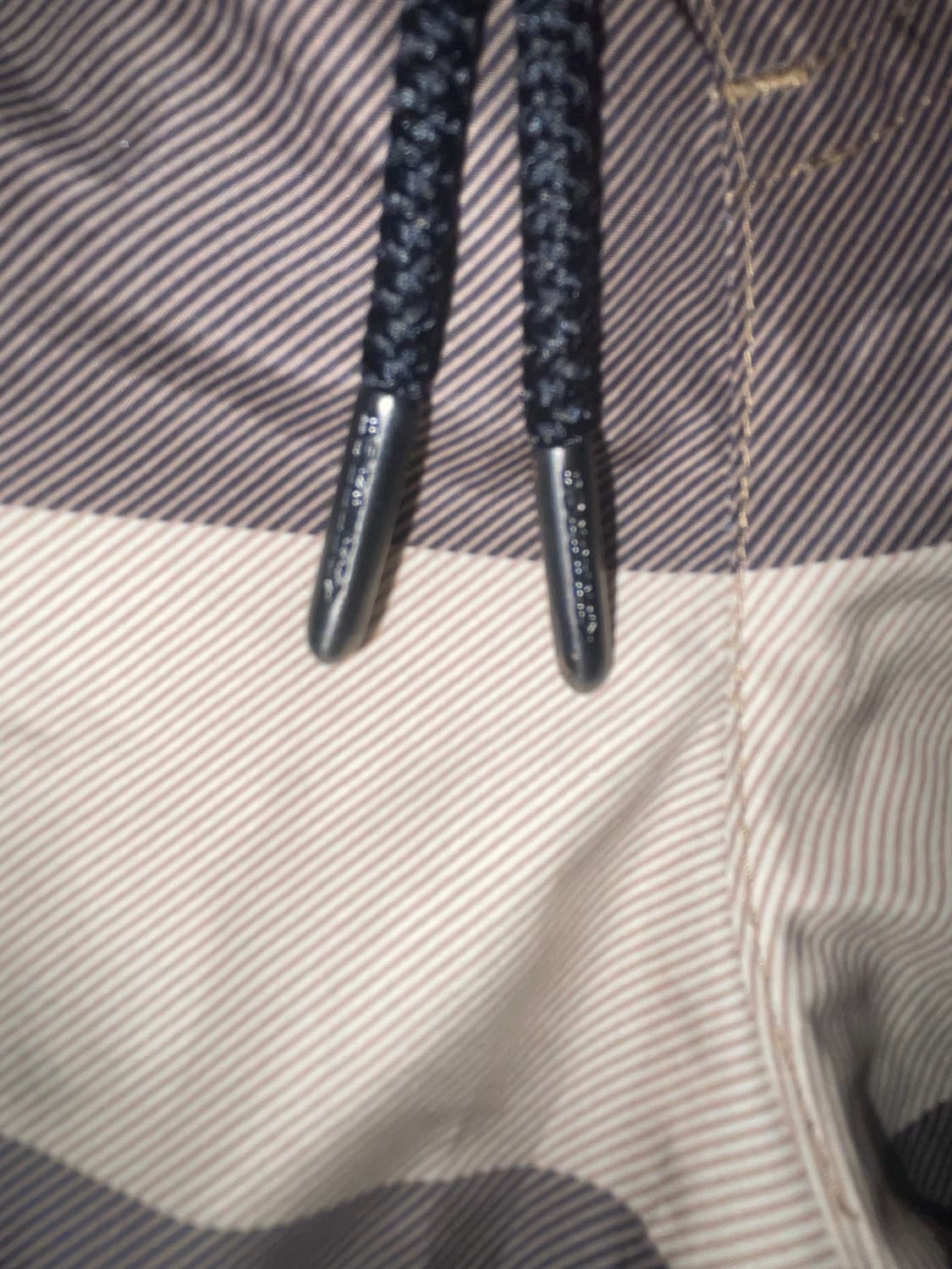 버버리 이그재저레이트 체크 드로우코드 스윔 쇼츠 아카이브 베이지 상품이미지4