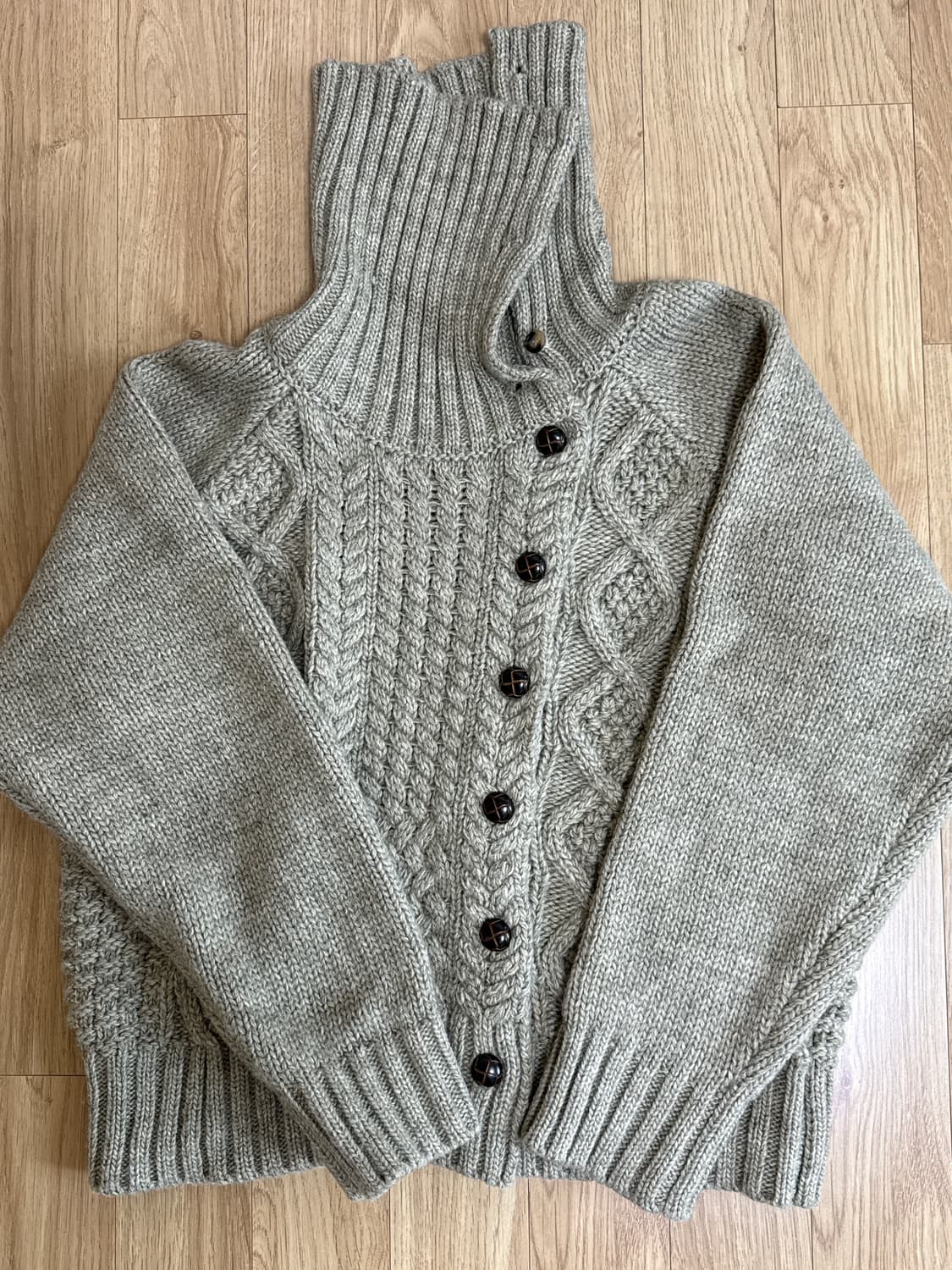 폴뉴아 turtleneck regulan knit olive 판매합니다. 상품이미지1