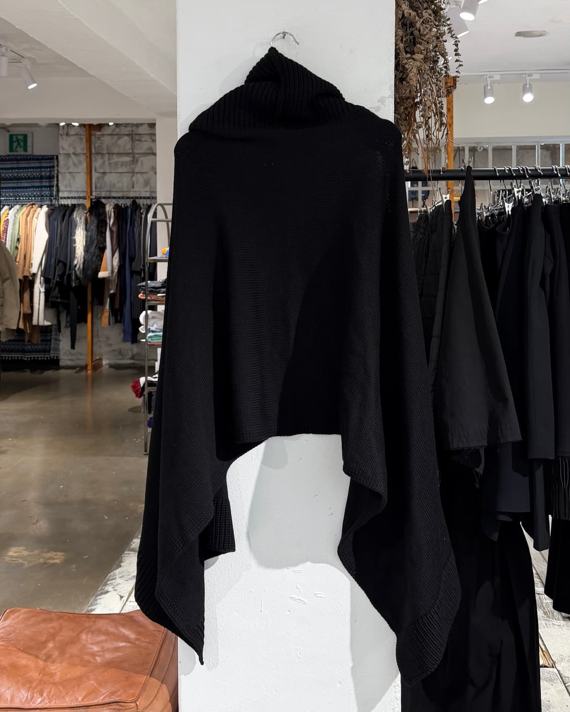 빈티지 마를리 블랙 하이넥 니트 케이프 상품이미지6