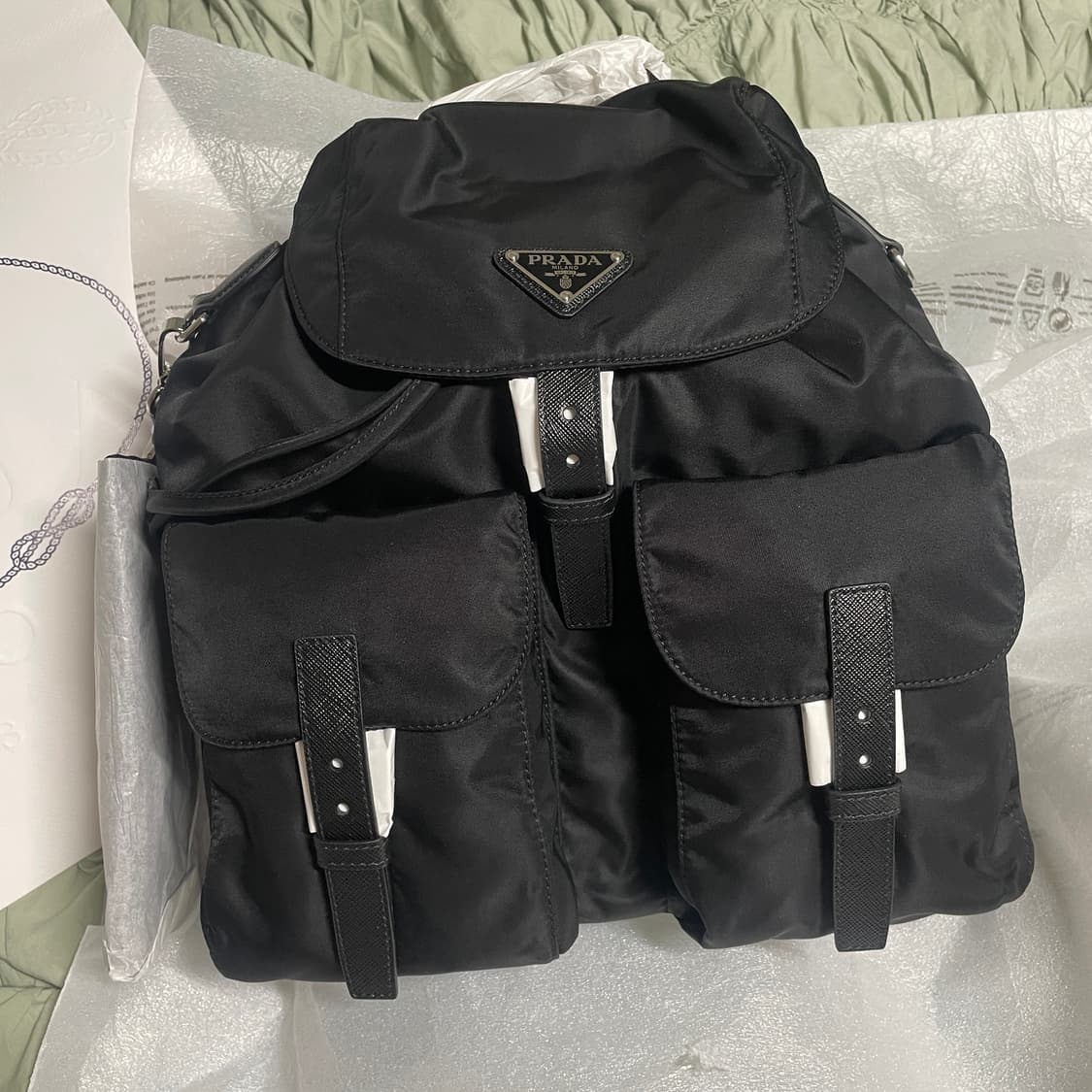 프라다 백팩 미디움 신상 새상품 쇼핑백 더스트백포함 상품이미지2