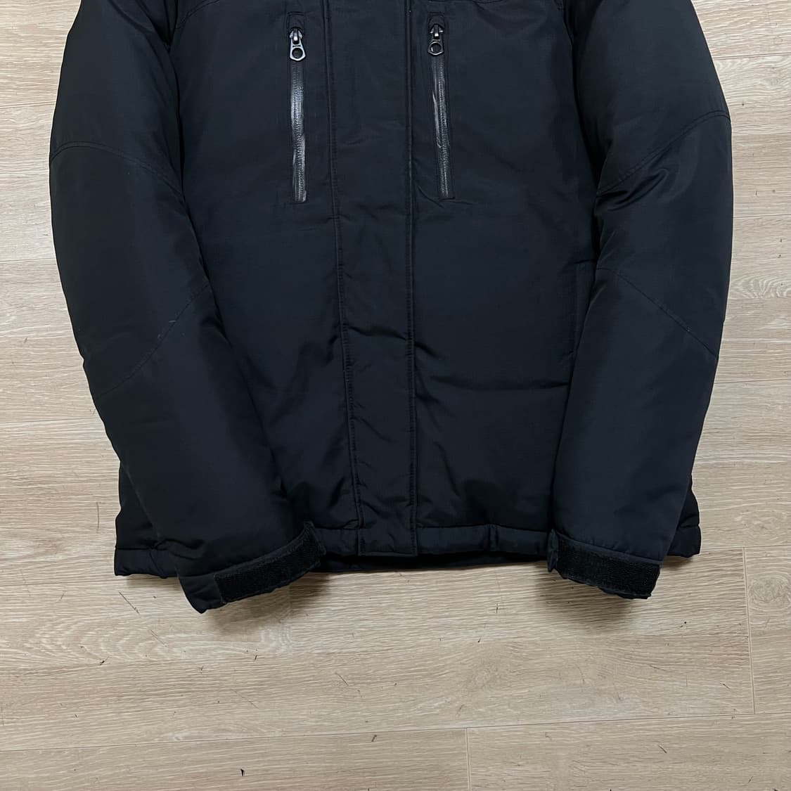 게스 여성 덕다운 라카 로고 후드 푸퍼패딩 점퍼 [블랙] XS/85 상품이미지3