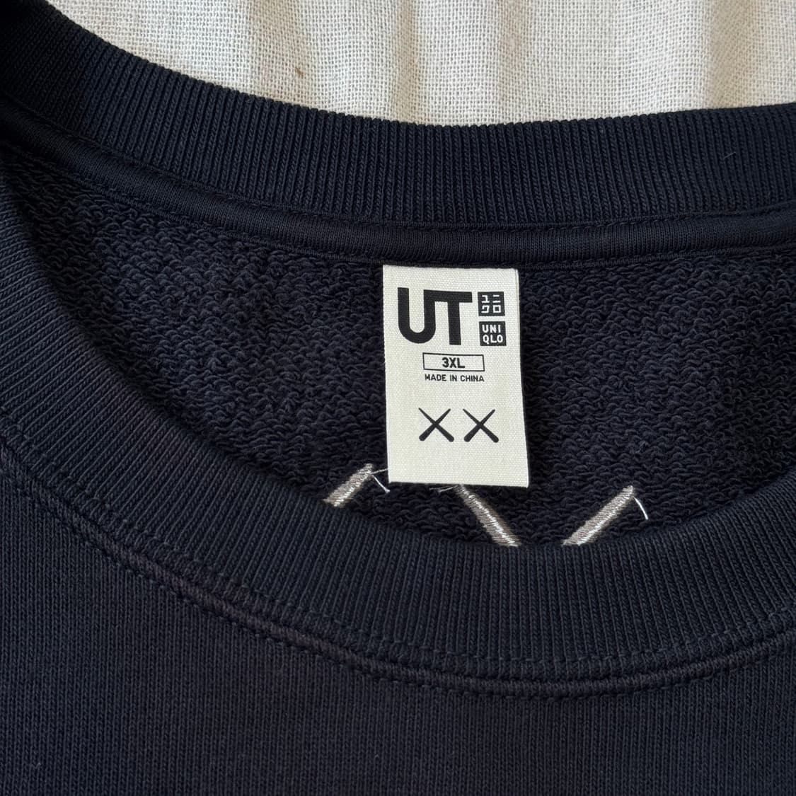 유니클로 카우스 빅로고 맨투맨 3XL 상품이미지4