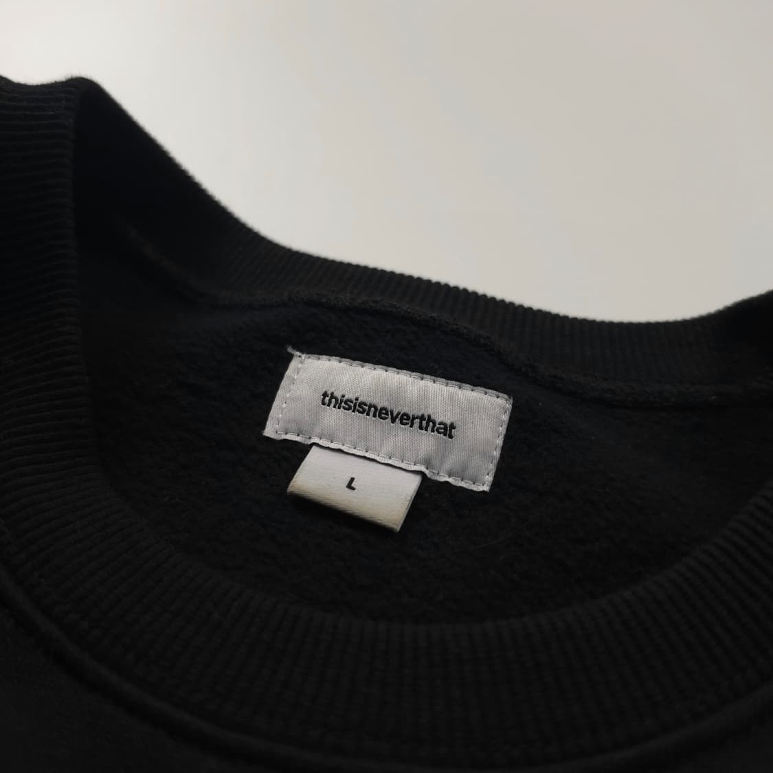 디스이즈네버댓 빅로고 박시핏 블랙 맨투맨 (105) 상품이미지5