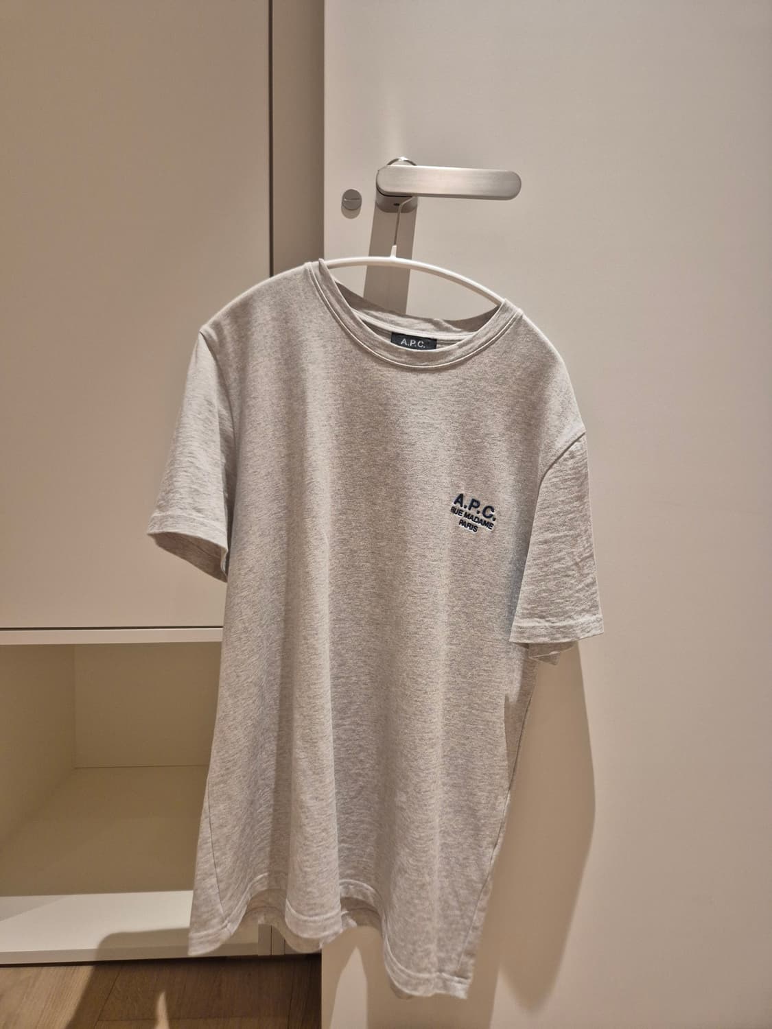 A.P.C. 그레이 반팔티 L 상품이미지1