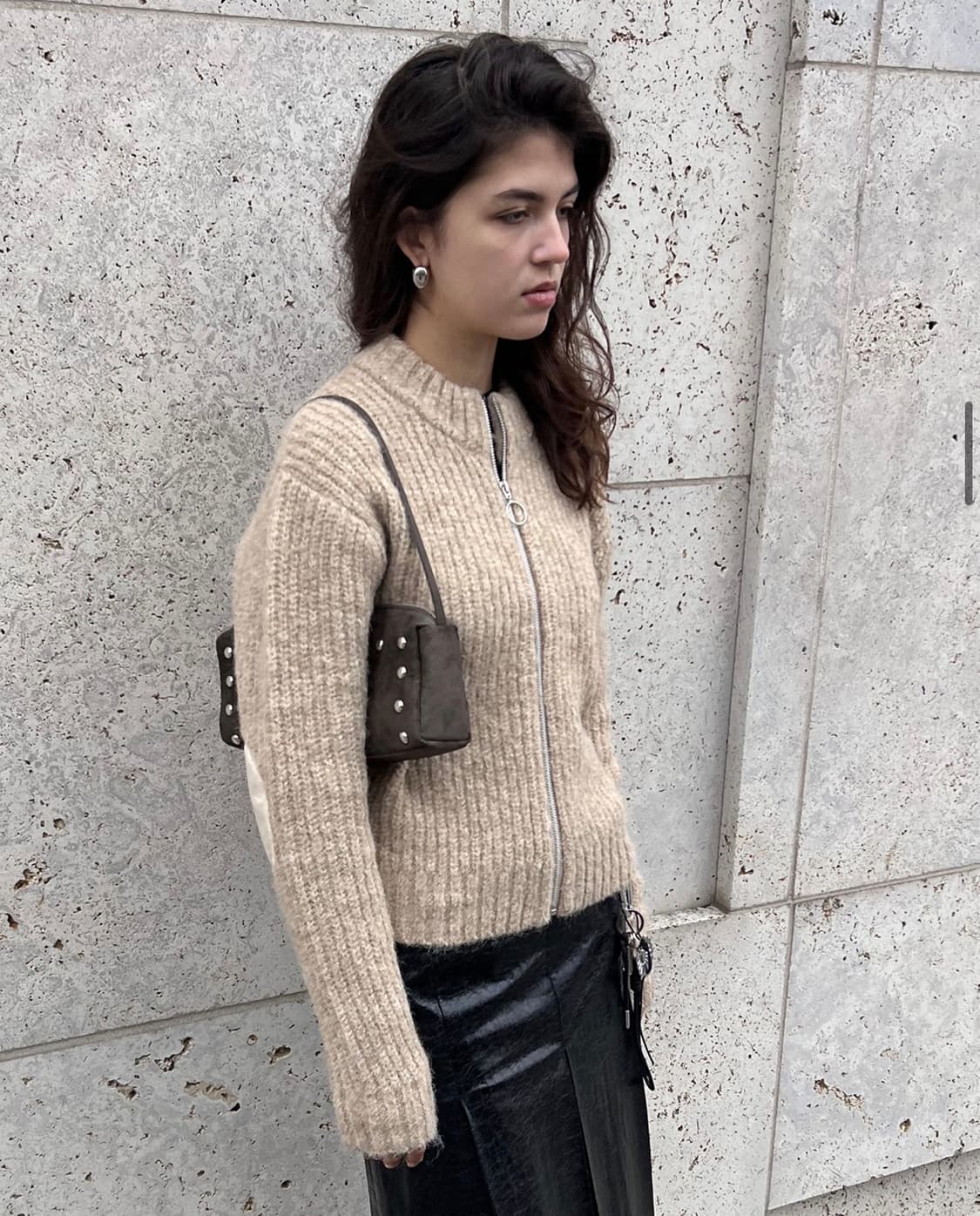 YUNSE 윤세 루시백 스터드 숄더백 브라운 가방 상품이미지4