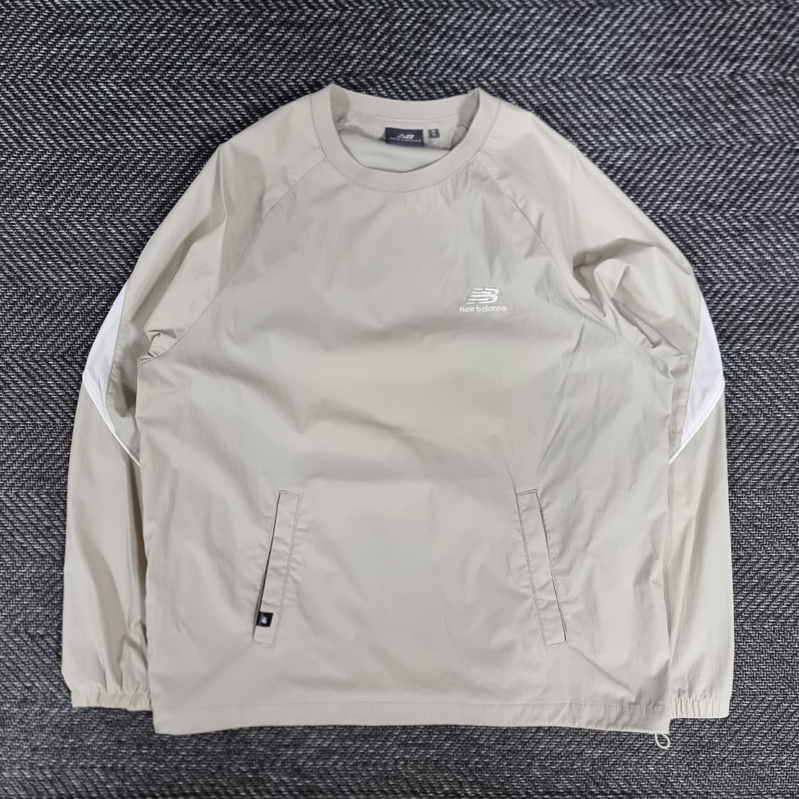 뉴발란스 베이지 아노락 트레이닝 상품이미지1