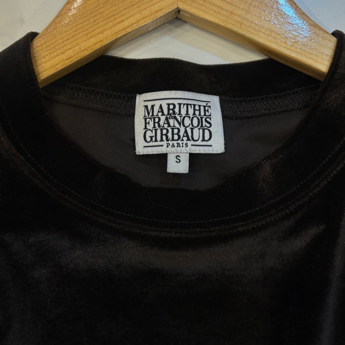 마리떼 프랑소와 저버 벨벳 브라운 맨투맨 상품이미지3