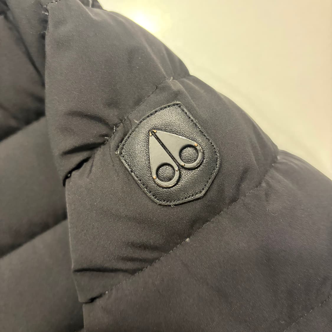 [M] 무스너클 14주년 릭클리프 블랙 패딩 오케이몰택 D69 상품이미지4