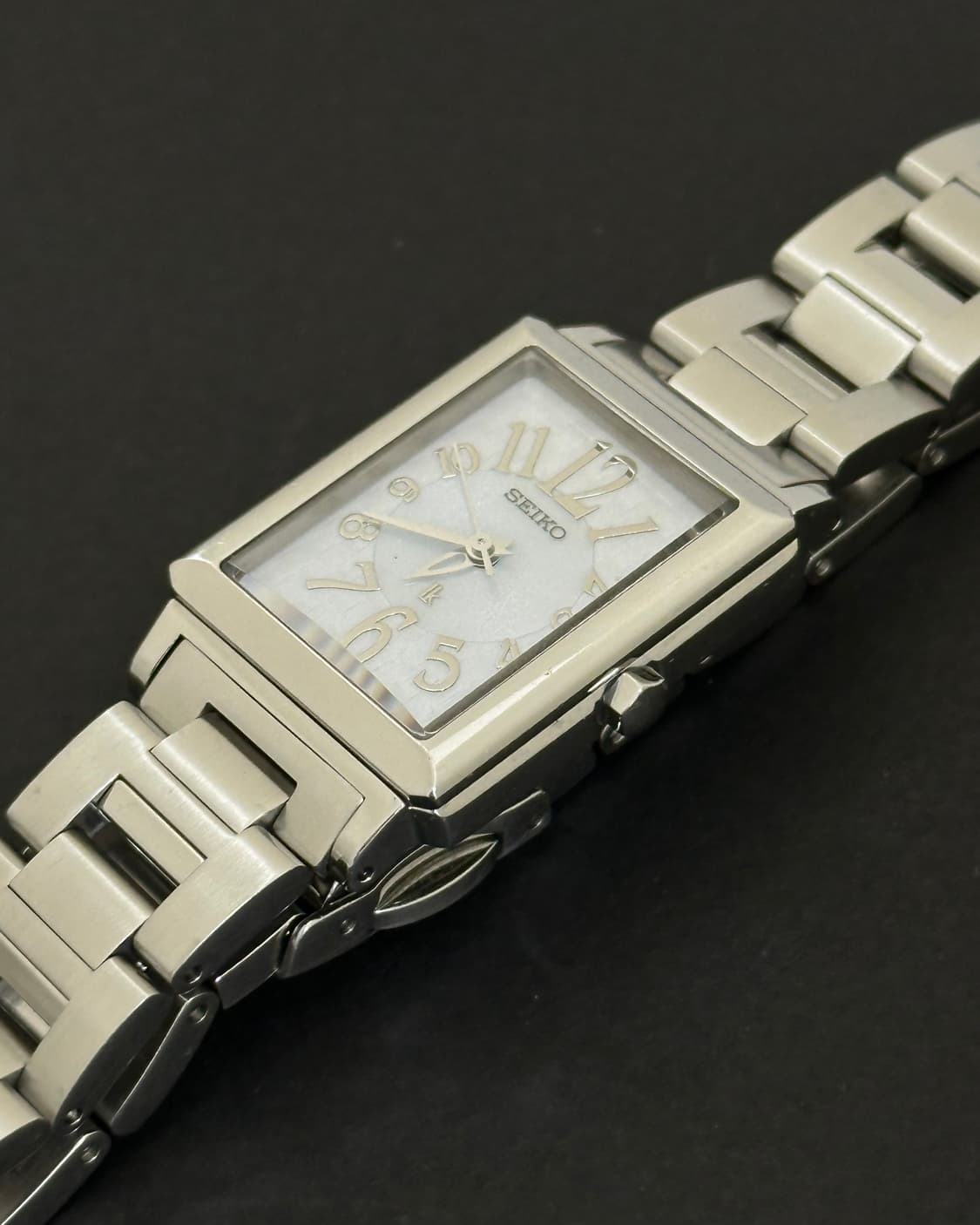 세이코 루키아 렉탱귤러 펄 다이얼 시계 상품이미지5