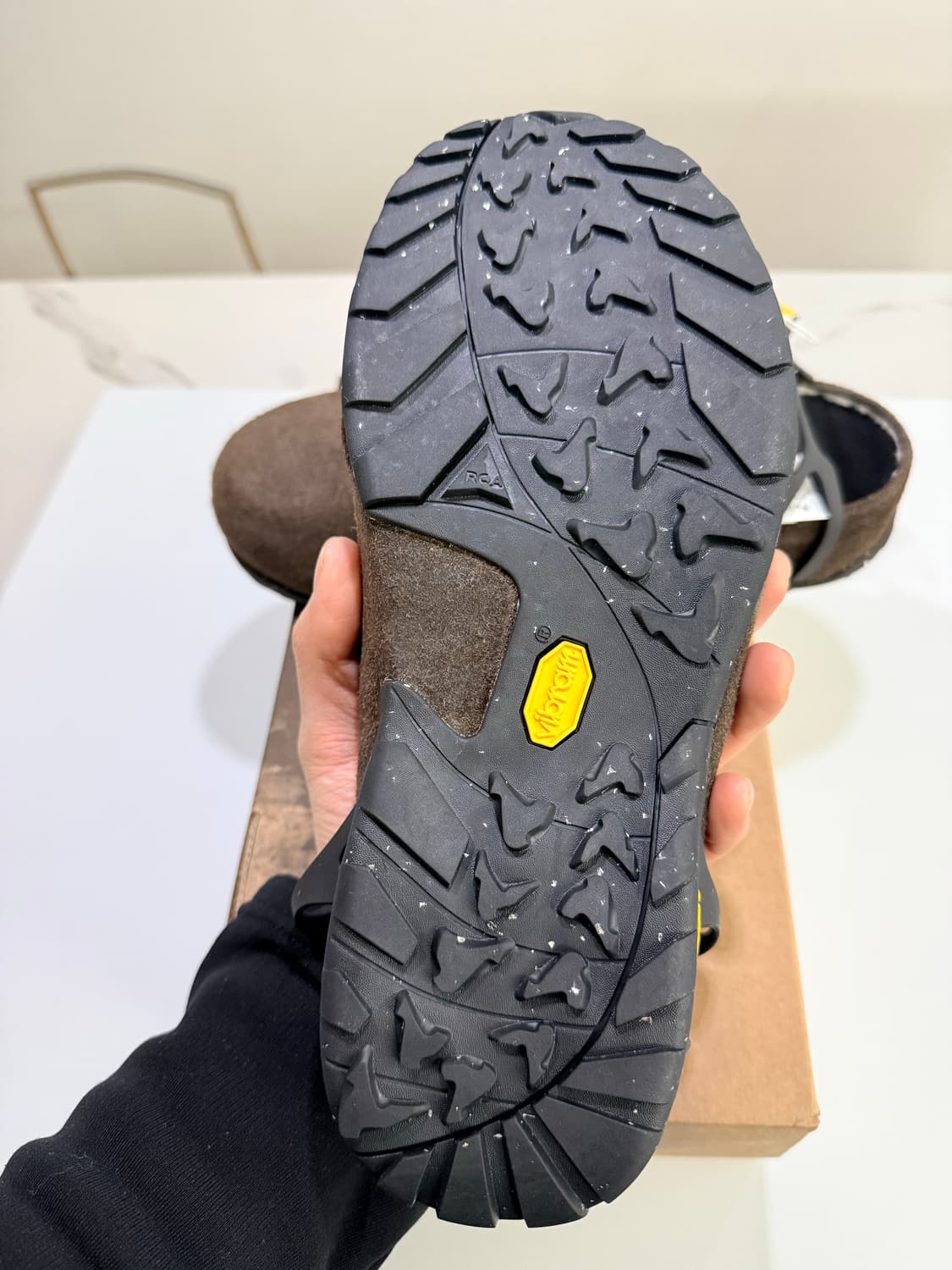 새상품)로아하이킹  페다이아 42황금사이즈 팔아요 상품이미지3